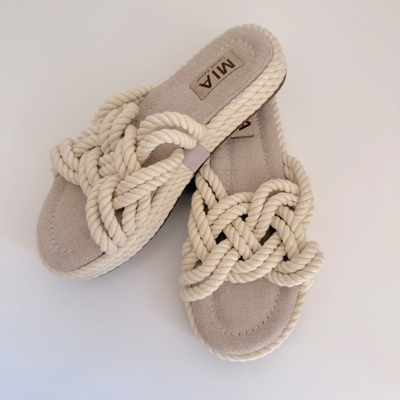 MIA Womens Rope Knot Slide Sandals Size 8 Beige Neutral Canvas Limited Edition - Picture 1 of 4